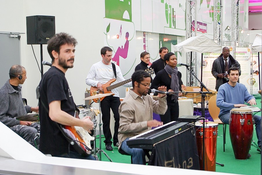 Evry Daily Photo - Concert Ebena Inauguration Gare Evry Centre 068.jpg